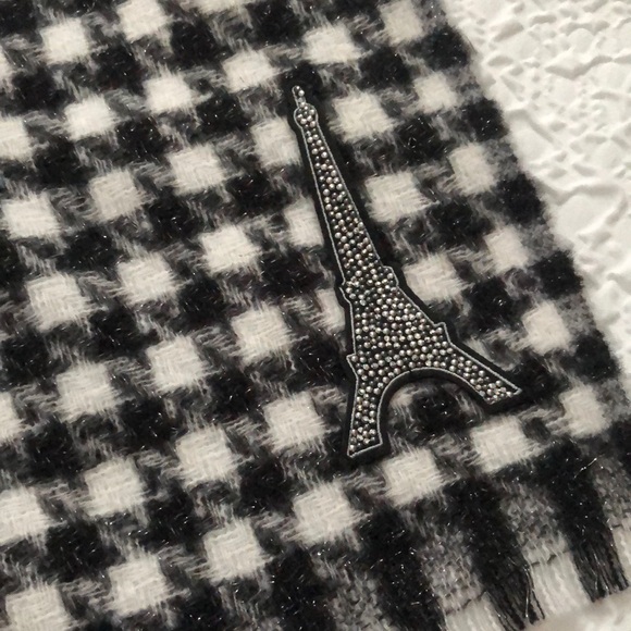 Karl Lagerfeld Black & White Plaid Rectangular Scarf Eiffel Tower Patch NWT - Picture 4 of 16